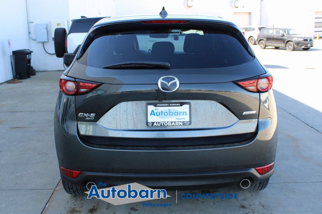 View vehicle photo 5