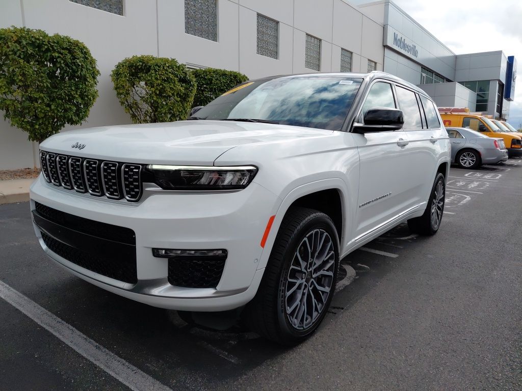 Thumbnail: 2023 Jeep Grand Cherokee L - 2