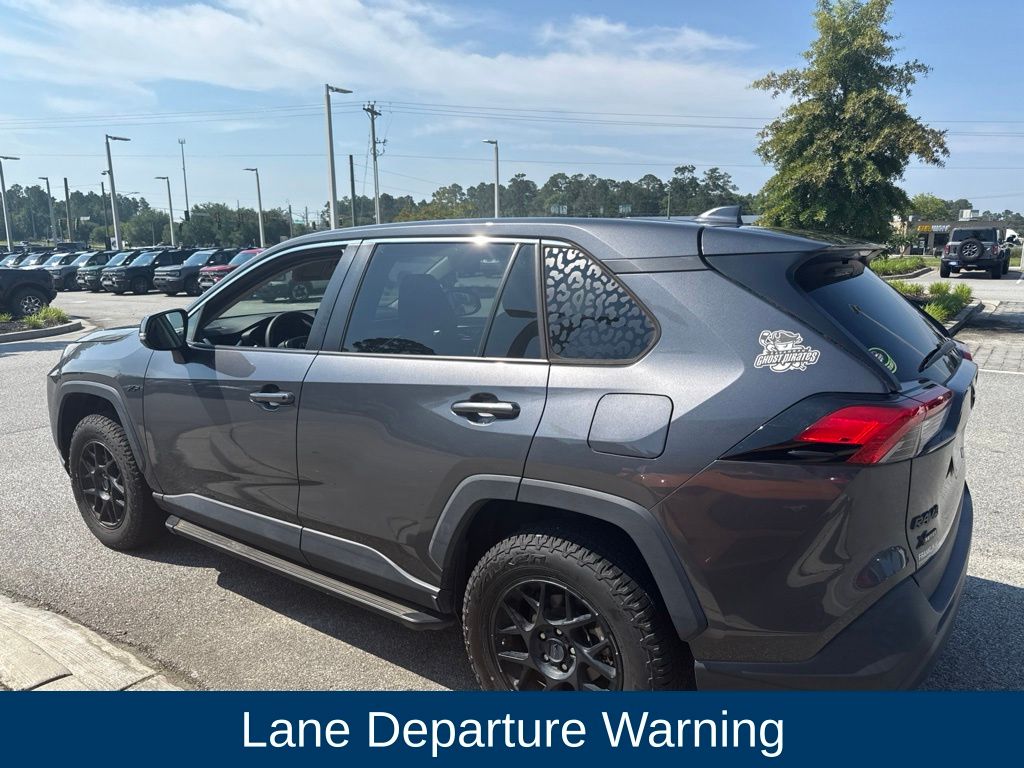 2022 Toyota RAV4 LE