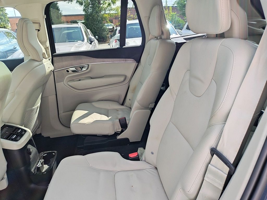 Used 2024 Blue Volvo T8 Plus 6 Passenger image 19