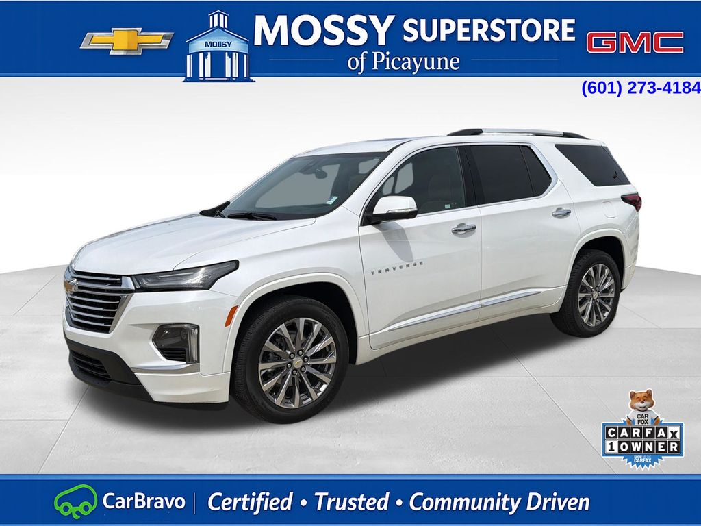 White (Iridescent Pearl Tricoat) 2023 Chevrolet Traverse Premier FWD SUV / Crossover Front-Wheel Drive 9-Speed Automatic