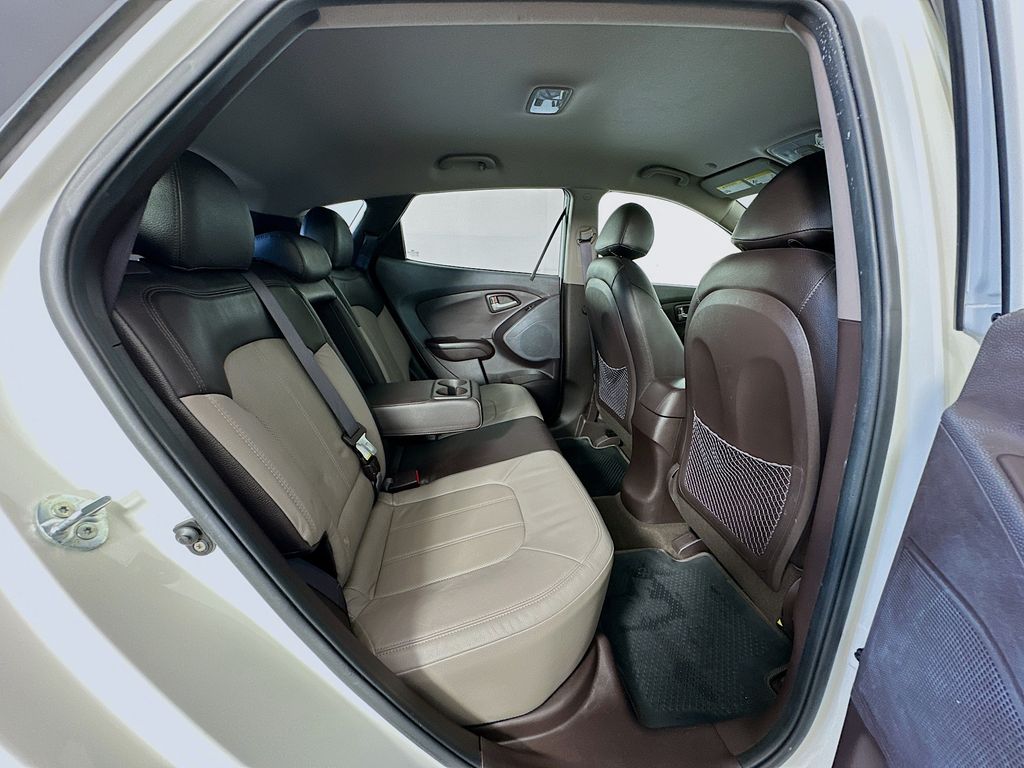 Thumbnail: 2012 Hyundai Tucson - 25