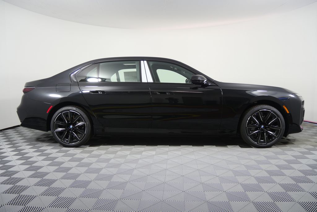 Thumbnail: 2026 BMW 7 Series - 2