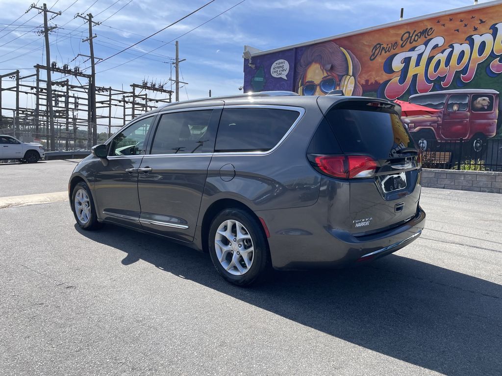 Used 2019 Chrysler Pacifica Van