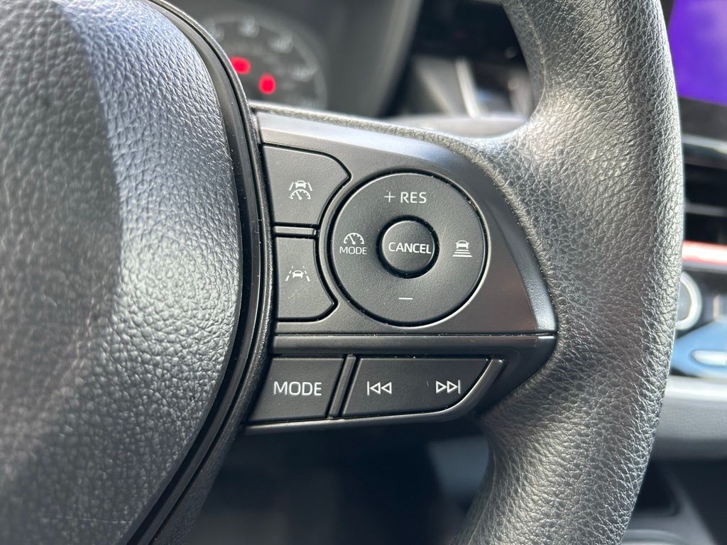 Thumbnail: 2025 Toyota Corolla - 18