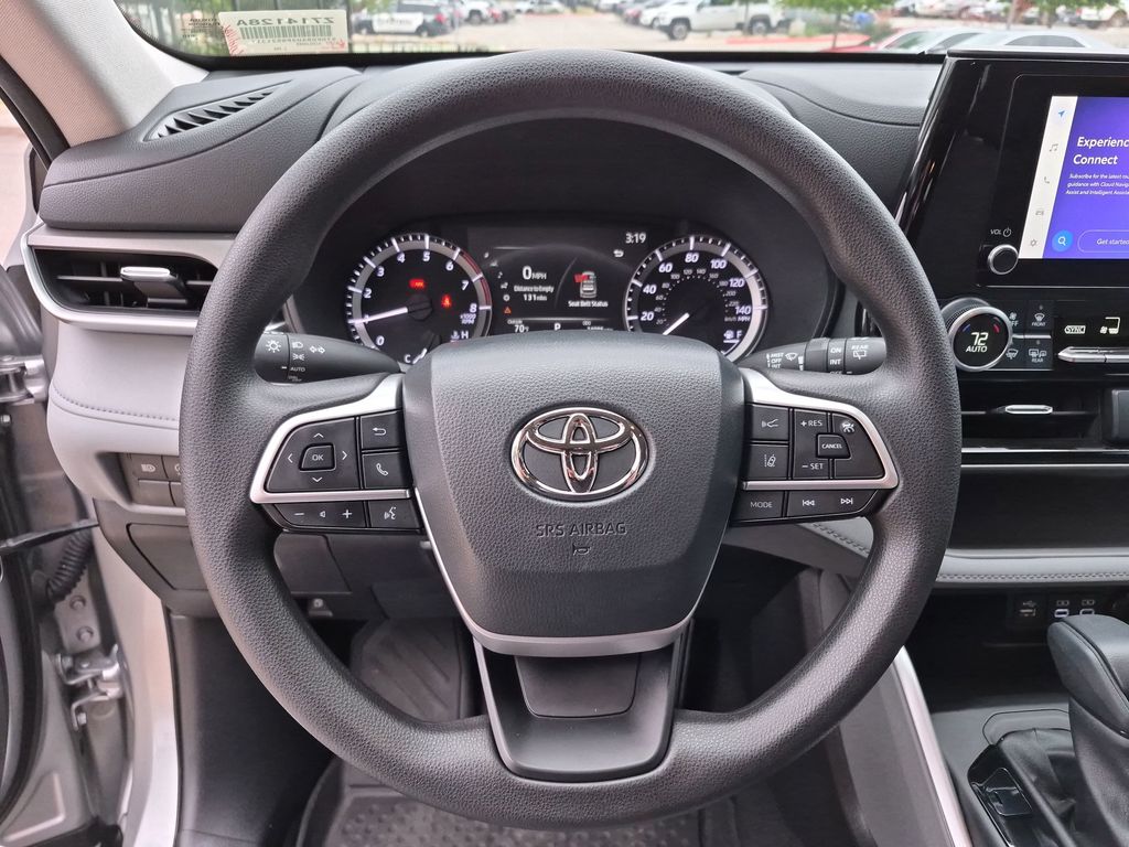 Used Car 2023 Toyota Highlander  L For Sale Under $35,000 In Austin, Texas