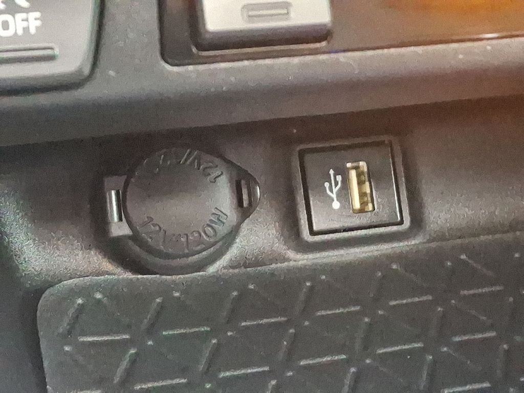 Thumbnail: 2023 Toyota RAV4 - 27