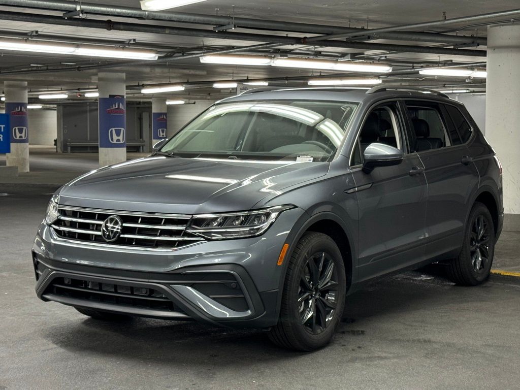 2024 Volkswagen Tiguan 2.0T SE 3