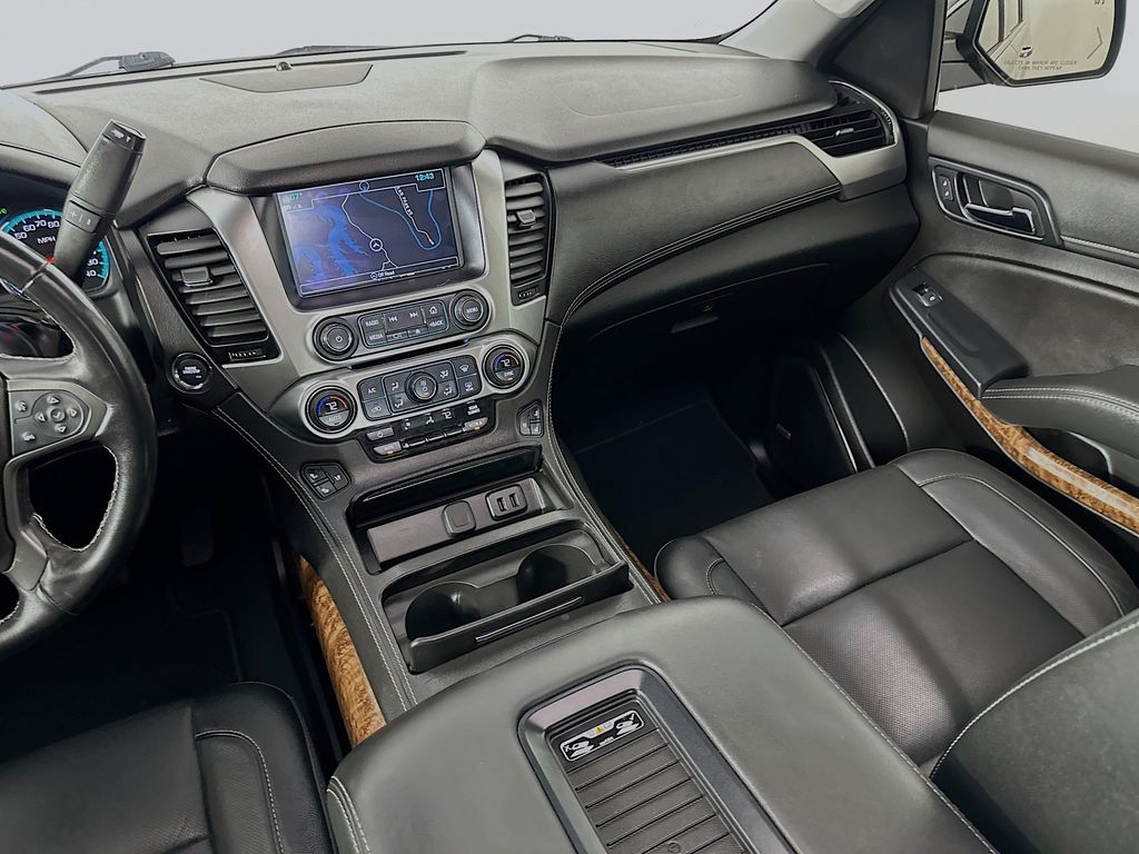 2019 Chevrolet Suburban Premier 24