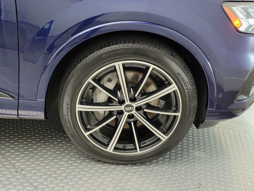 Thumbnail: 2021 Audi Q7 - 13