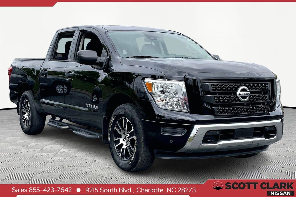 2022 Nissan Titan SV