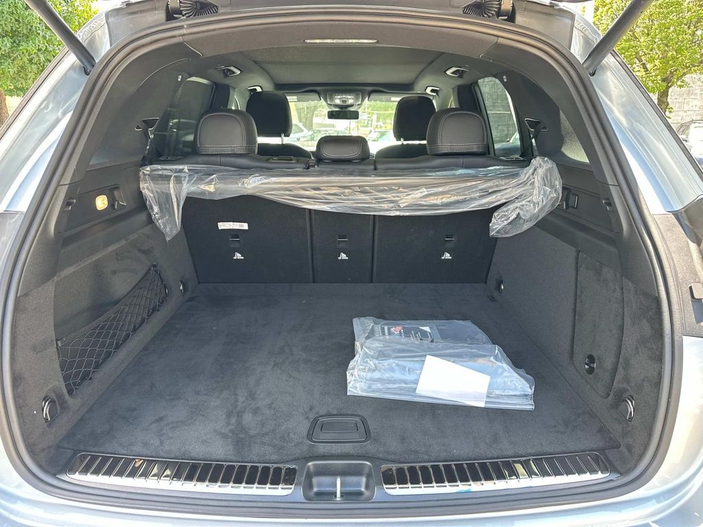 Thumbnail: 2026 Mercedes-Benz GLE - 24