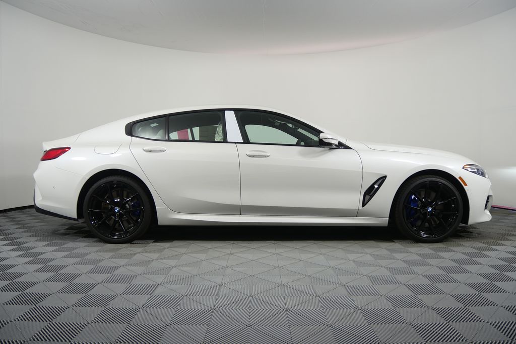 Thumbnail: 2026 BMW 8 Series - 2