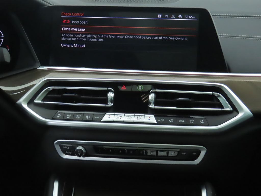 Thumbnail: 2022 BMW X6 - 14