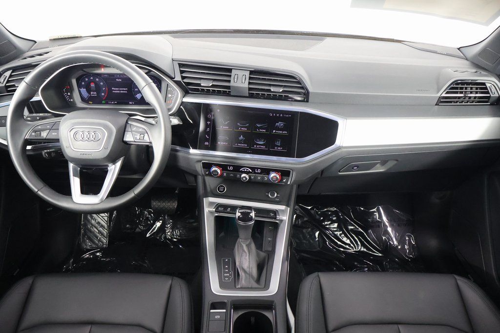 Thumbnail: 2025 Audi Q3 - 8