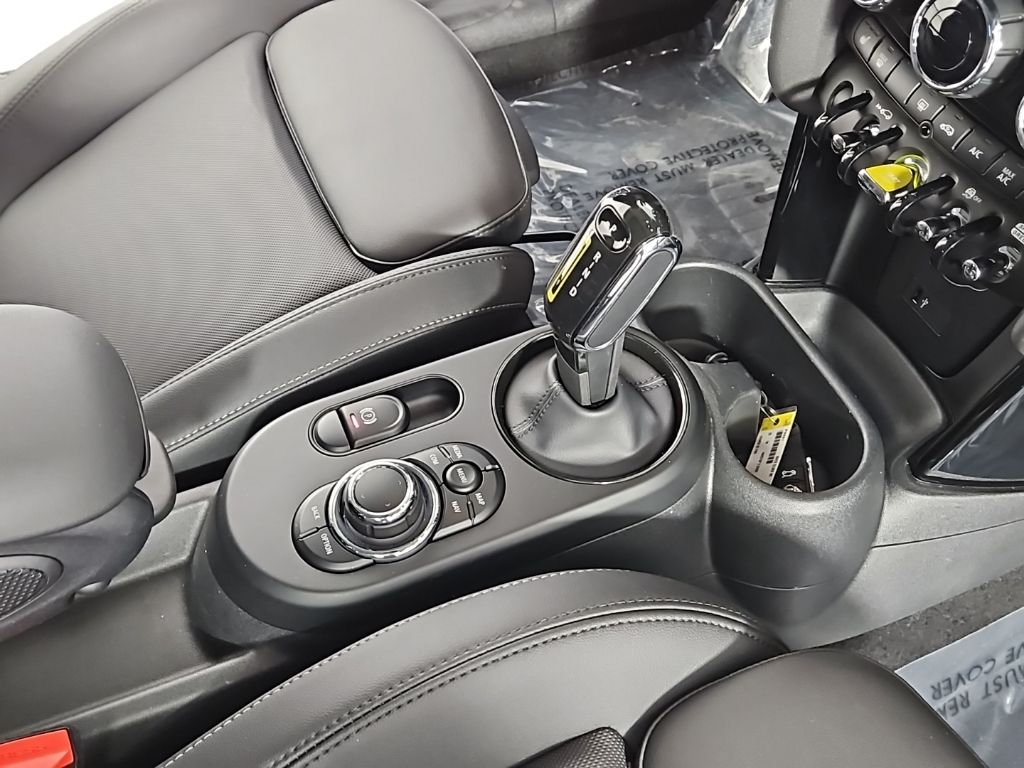 Thumbnail: 2023 MINI Cooper - 16