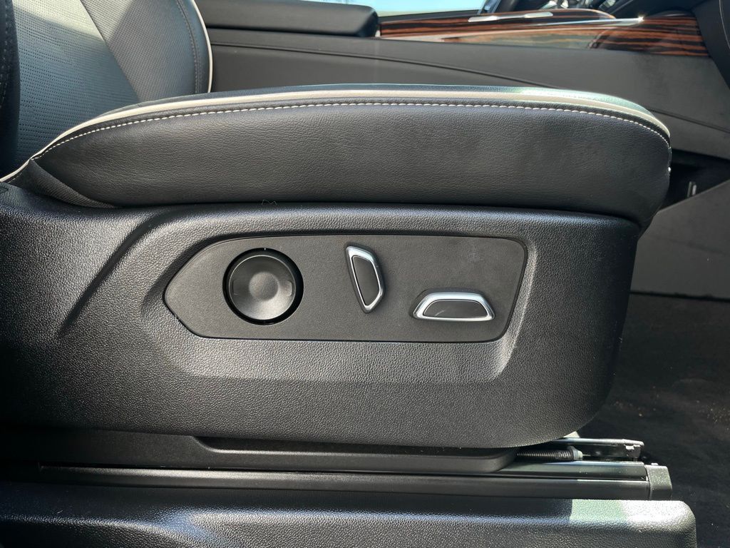 2022 Cadillac Escalade Premium Luxury 30
