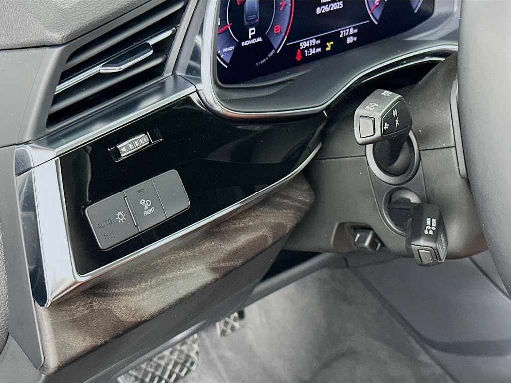 Thumbnail: 2020 Audi Q7 - 10