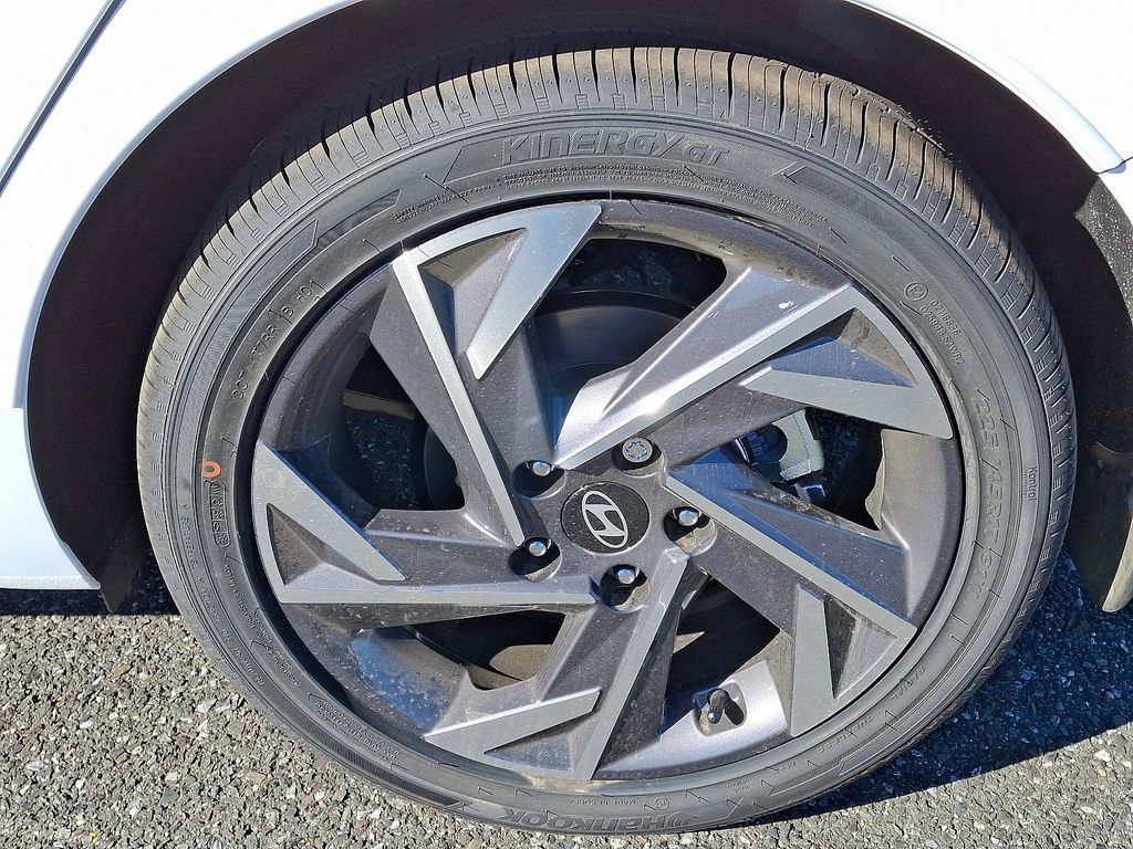 Thumbnail: 2025 Hyundai Elantra - 5