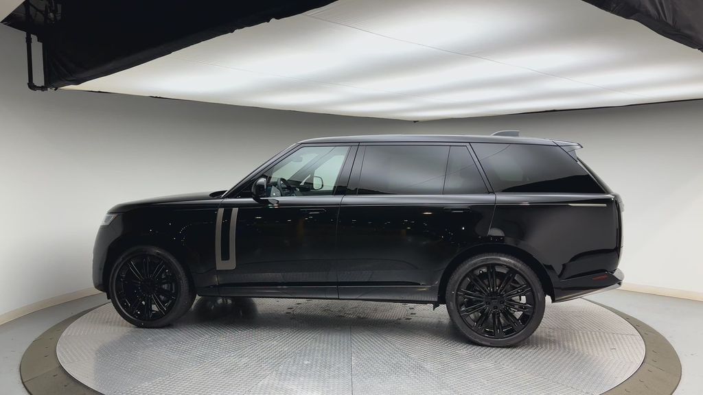 Thumbnail: 2026 Land Rover Range Rover - 5