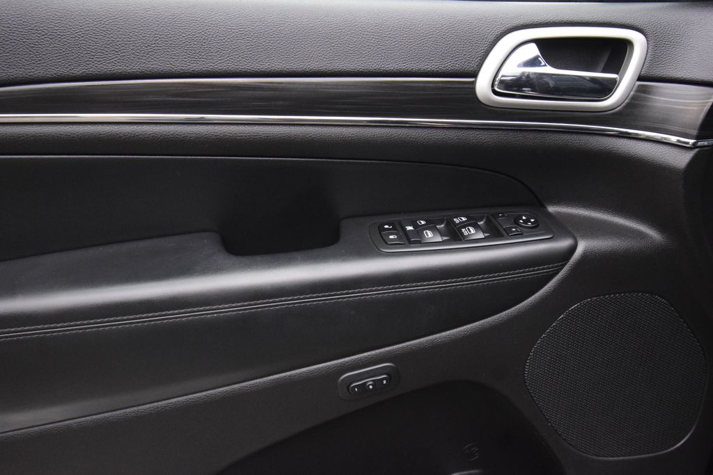 used 2021 Jeep Grand Cherokee car, priced at $28,700