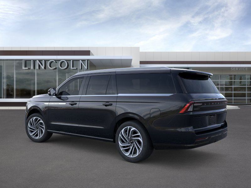 Thumbnail: 2025 Lincoln Navigator L - 4