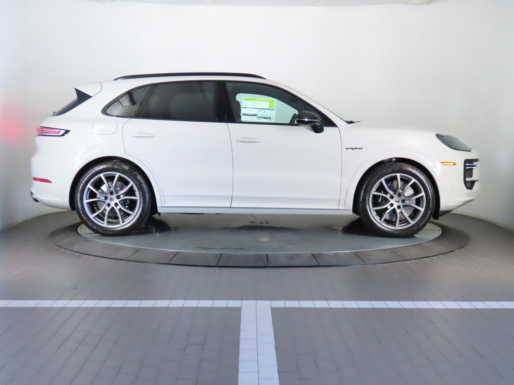 Thumbnail: 2025 Porsche Cayenne - 8