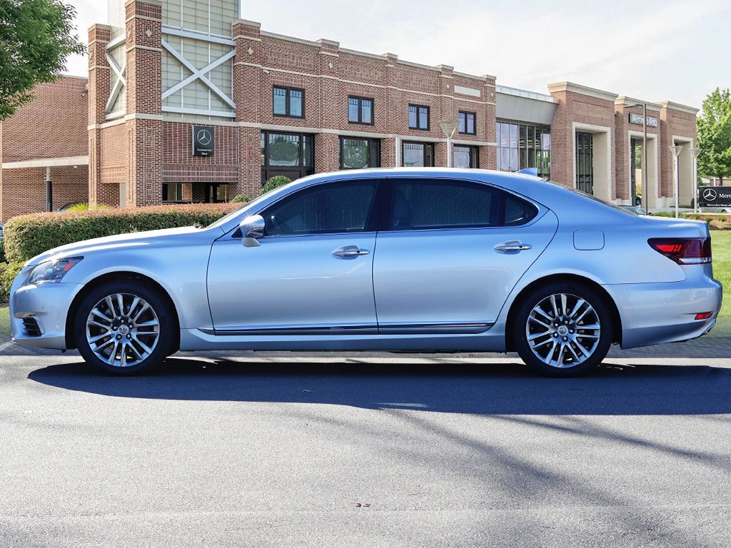 Thumbnail: 2016 Lexus LS - 8
