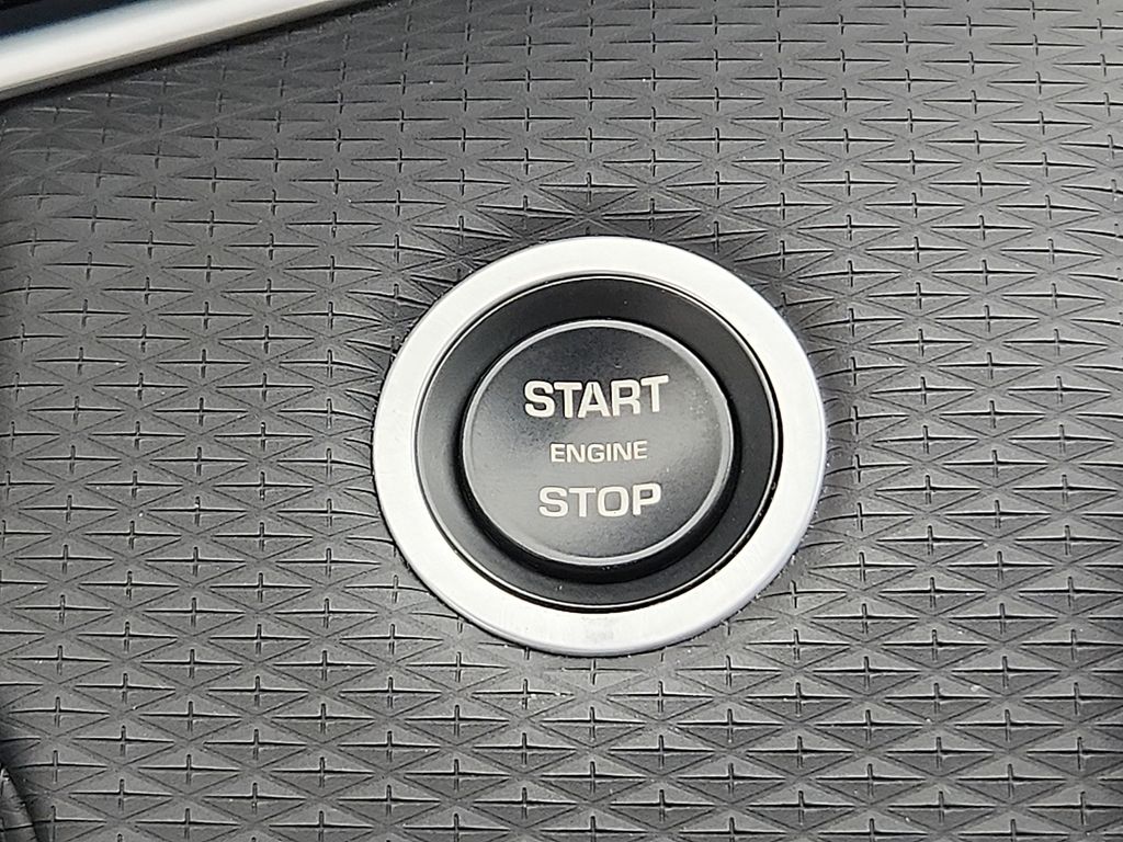 Thumbnail: 2020 Land Rover Range Rover Evoque - 25