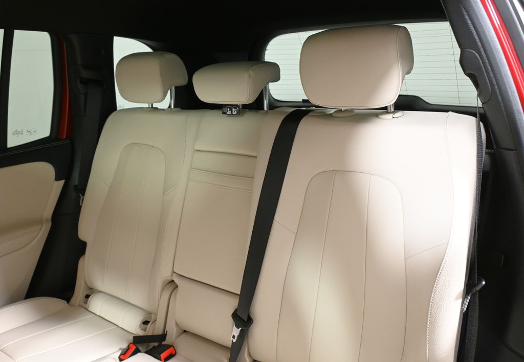 Thumbnail: 2026 Mercedes-Benz GLB - 4