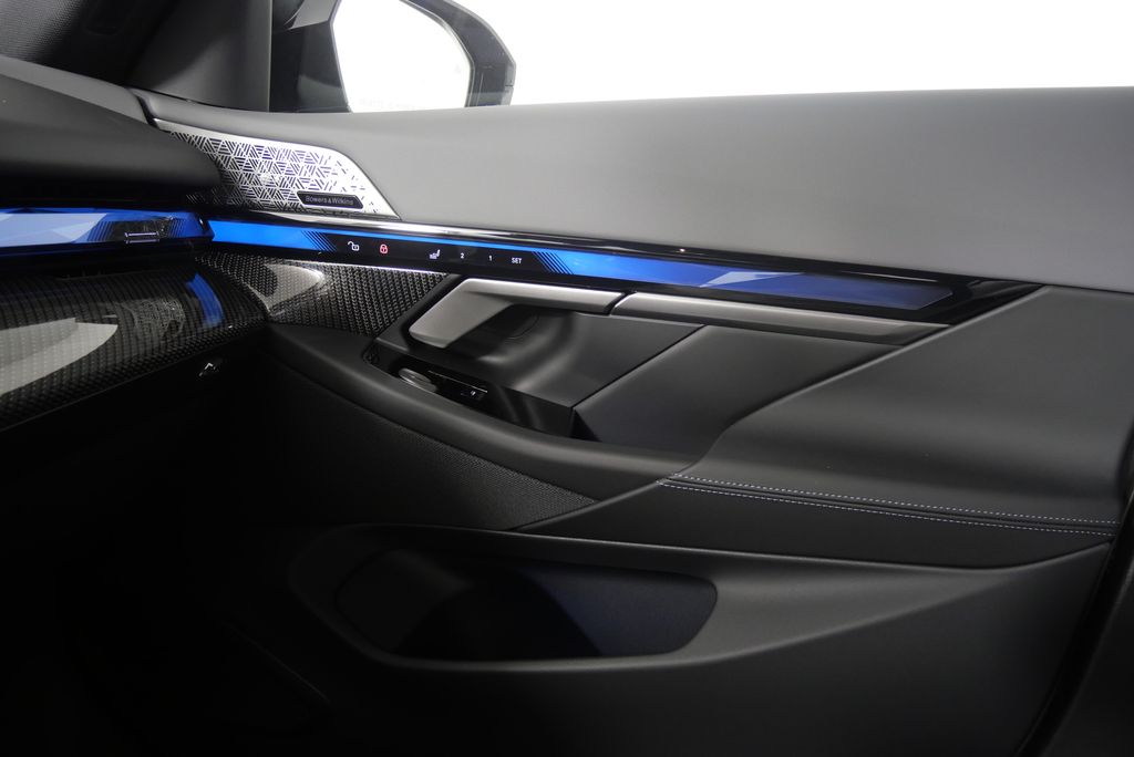 2025 BMW i5 M60 22