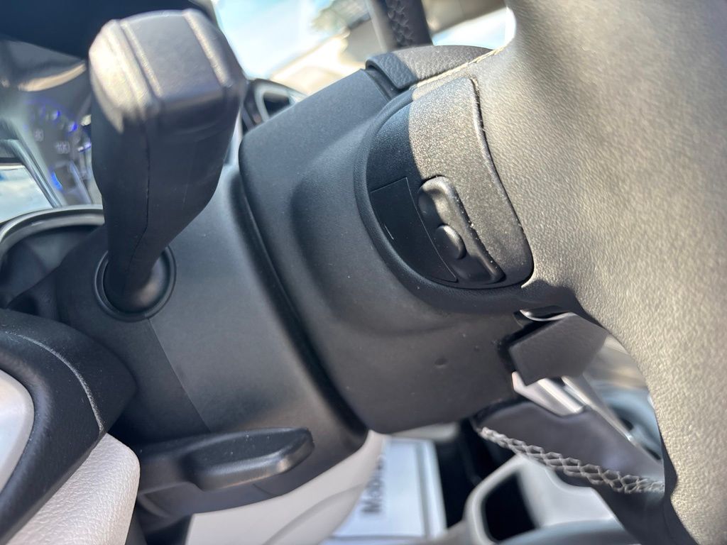 Used 2023 Chrysler Pacifica Van