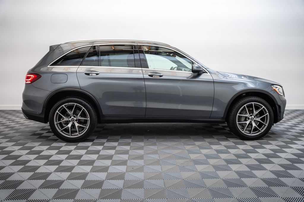 Mercedes-BenzGLC4
