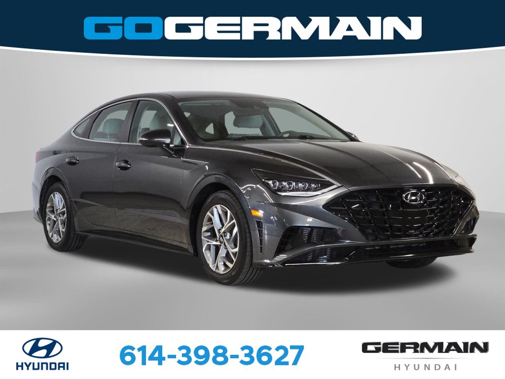 Used 2023 Gray Hyundai SEL image 4