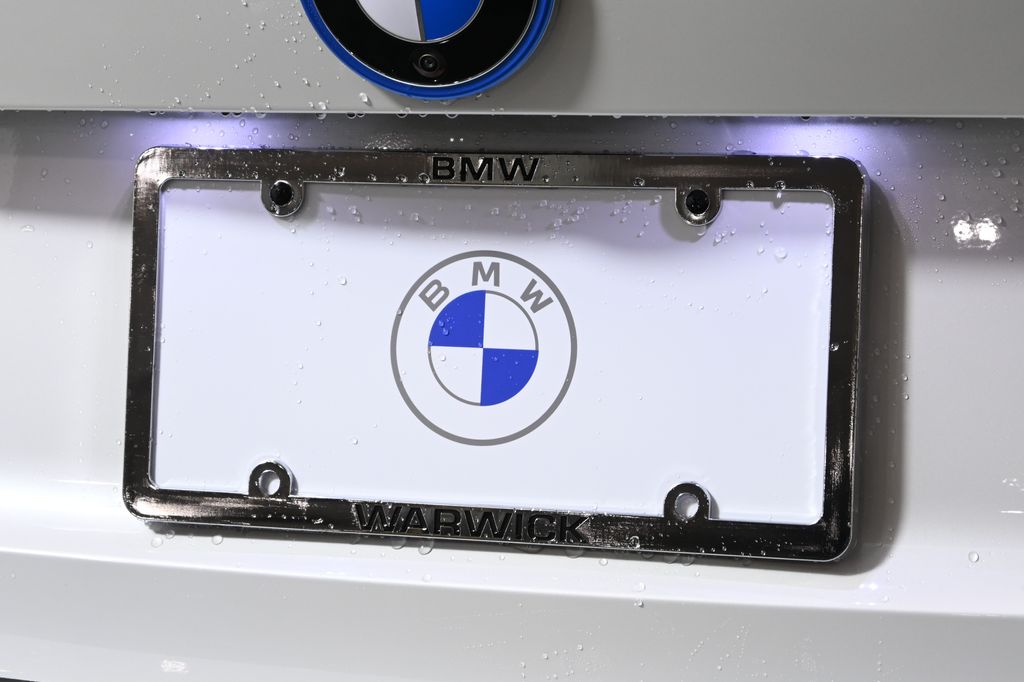 Thumbnail: 2025 BMW i4 - 14