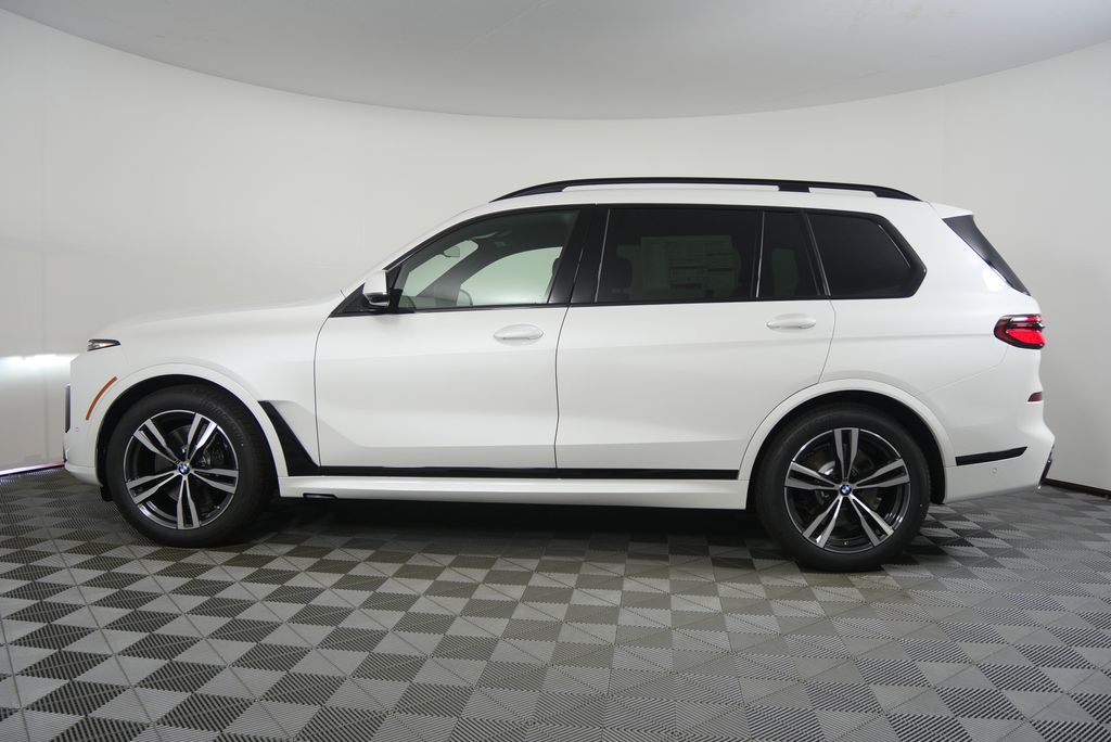 Thumbnail: 2027 BMW X7 - 6