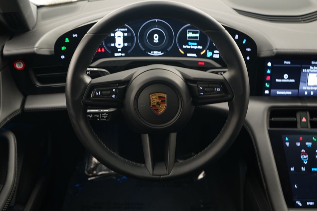 Thumbnail: 2022 Porsche Taycan - 9