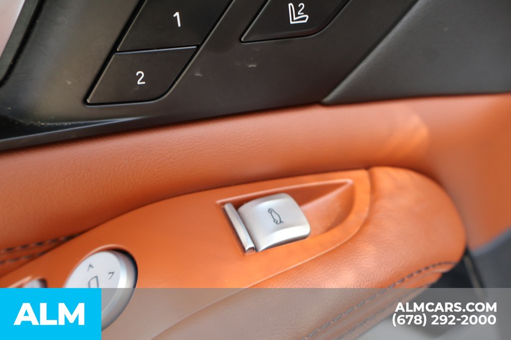 Used 2023 White BMW M60i image 15