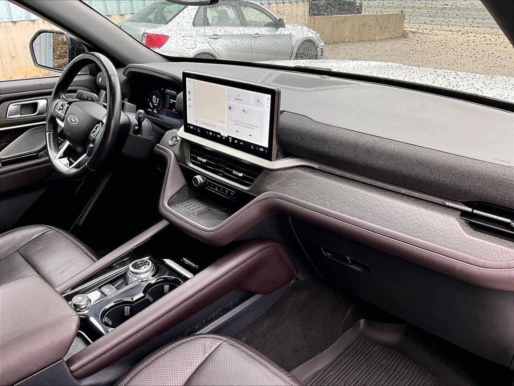 2025 Ford Explorer — photo 14