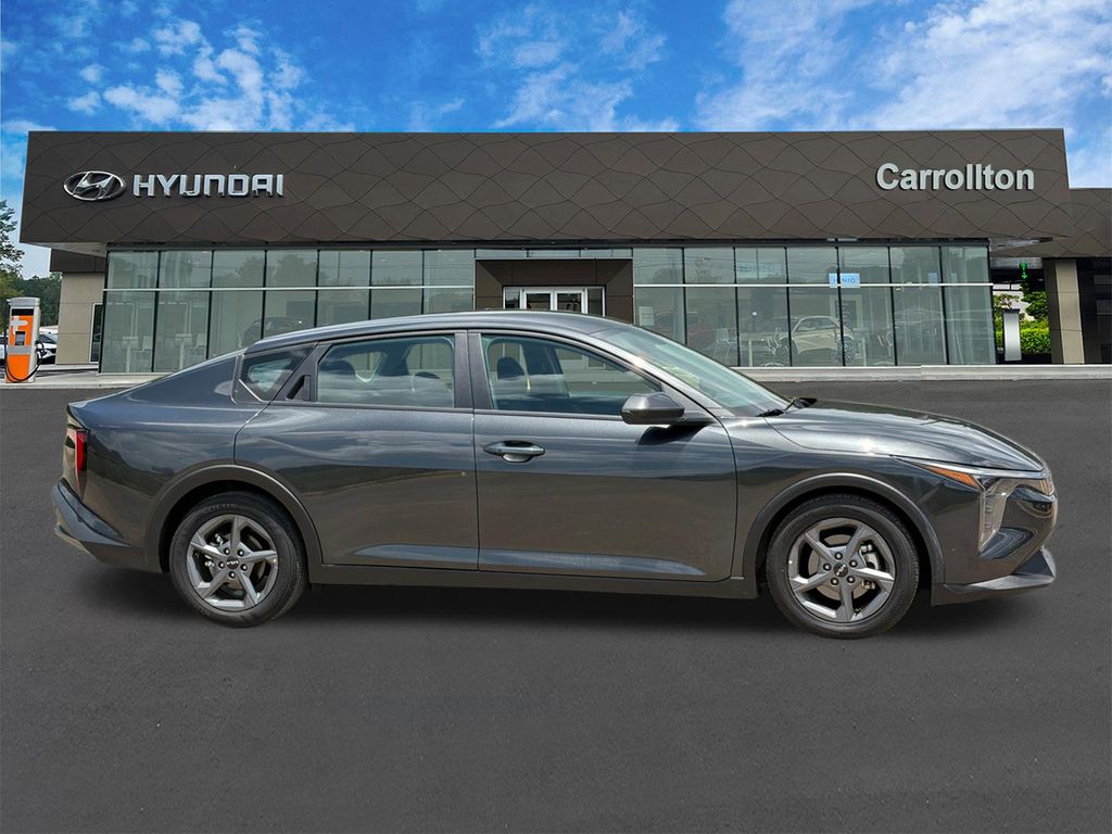 Used 2025 Gray Kia LXS image 4