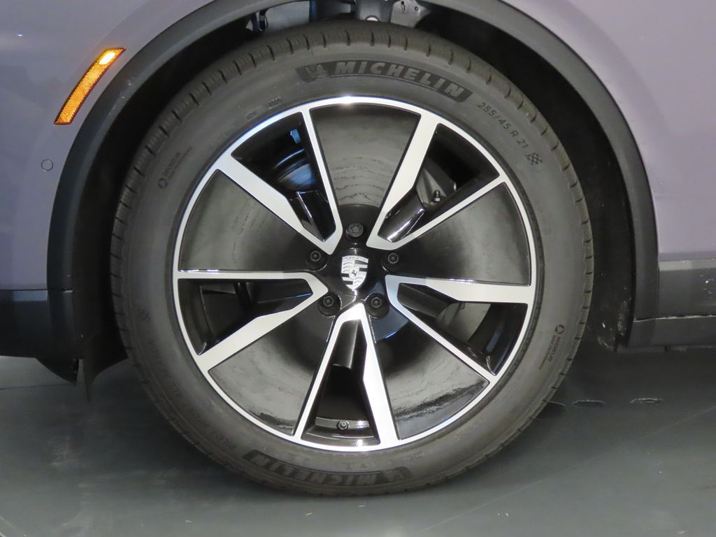 Thumbnail: 2026 Porsche Macan - 11