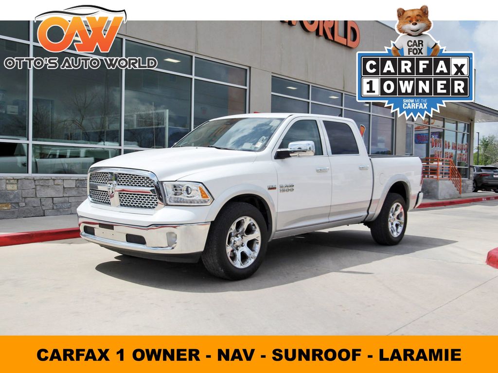 Bright White Clearcoat 2013 RAM 1500 Laramie Crew Cab RWD Pickup Truck 4X2 6-Speed Automatic