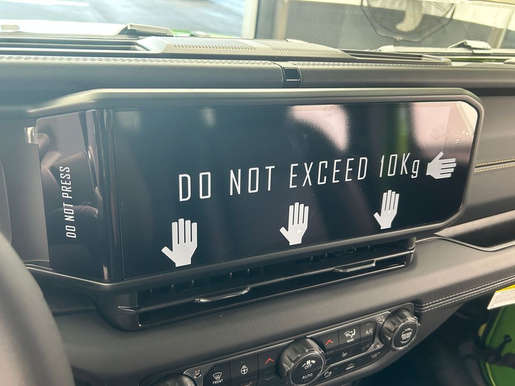 New 2026 Mojito Clearcoat Jeep Sahara image 16