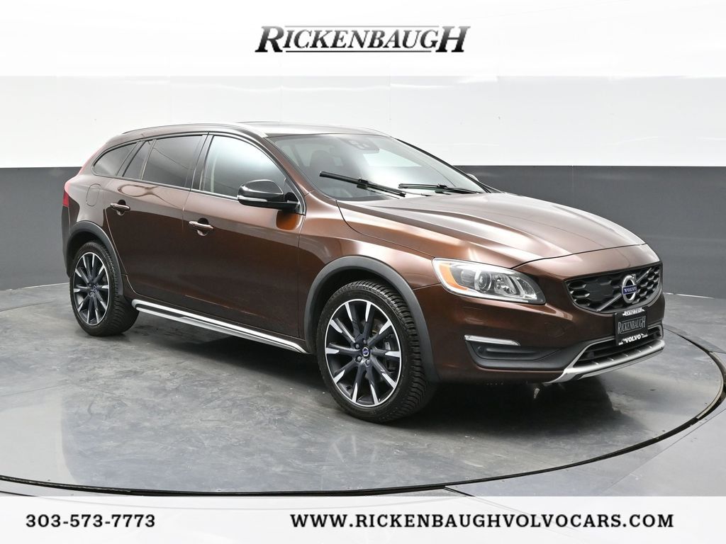 2018 Volvo V60 Cross Country T5 Platinum AWD