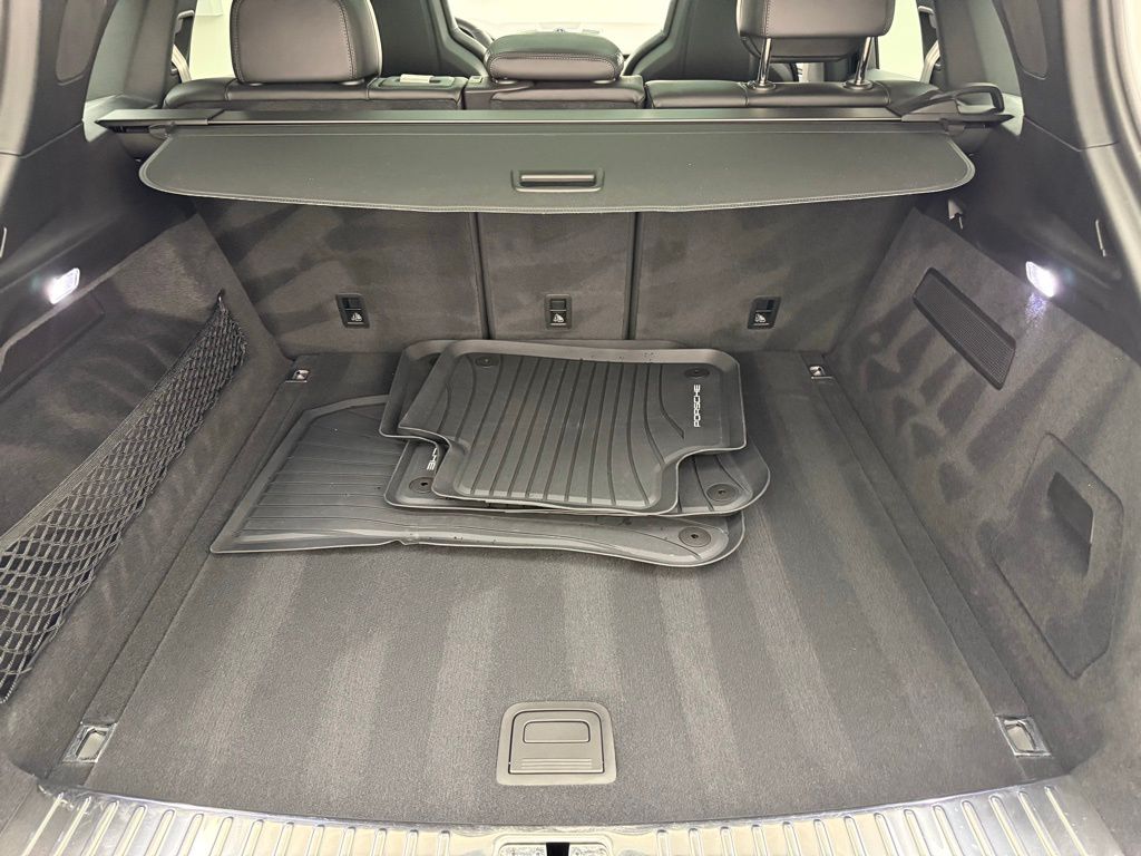 Thumbnail: 2023 Porsche Cayenne - 24