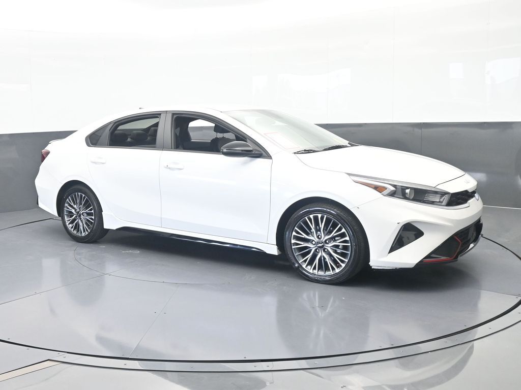Used 2024 Snow White Pearl Kia GT-Line image 8