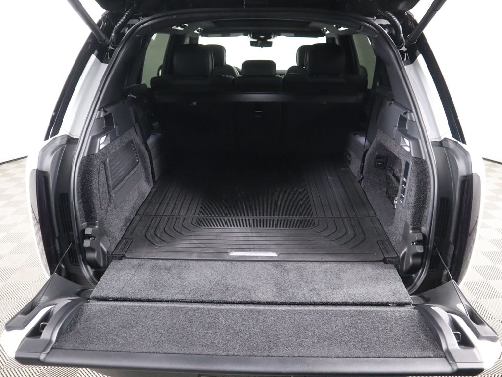 Thumbnail: 2026 Land Rover Range Rover - 30