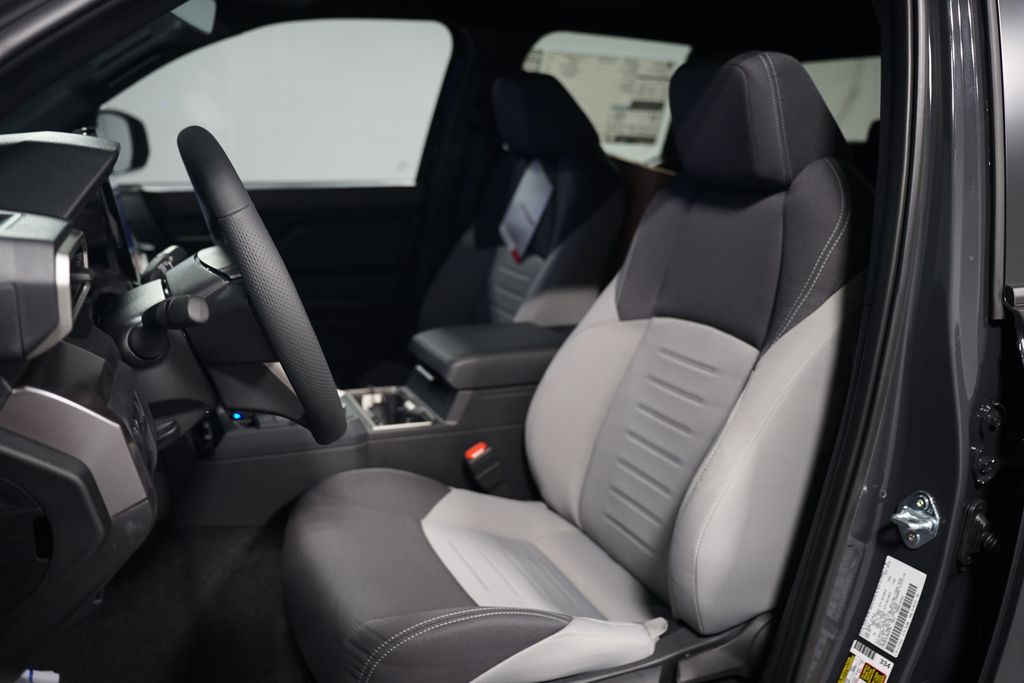 2025 Toyota Tacoma TRD Sport 28