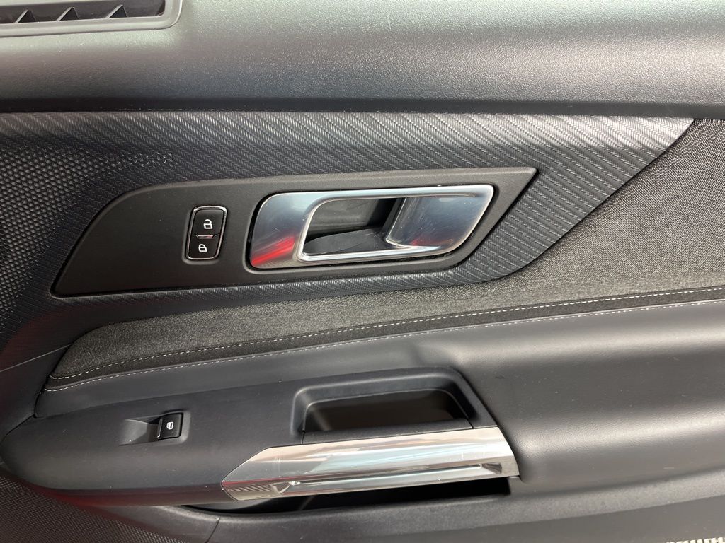 2024 Ford Mustang  17