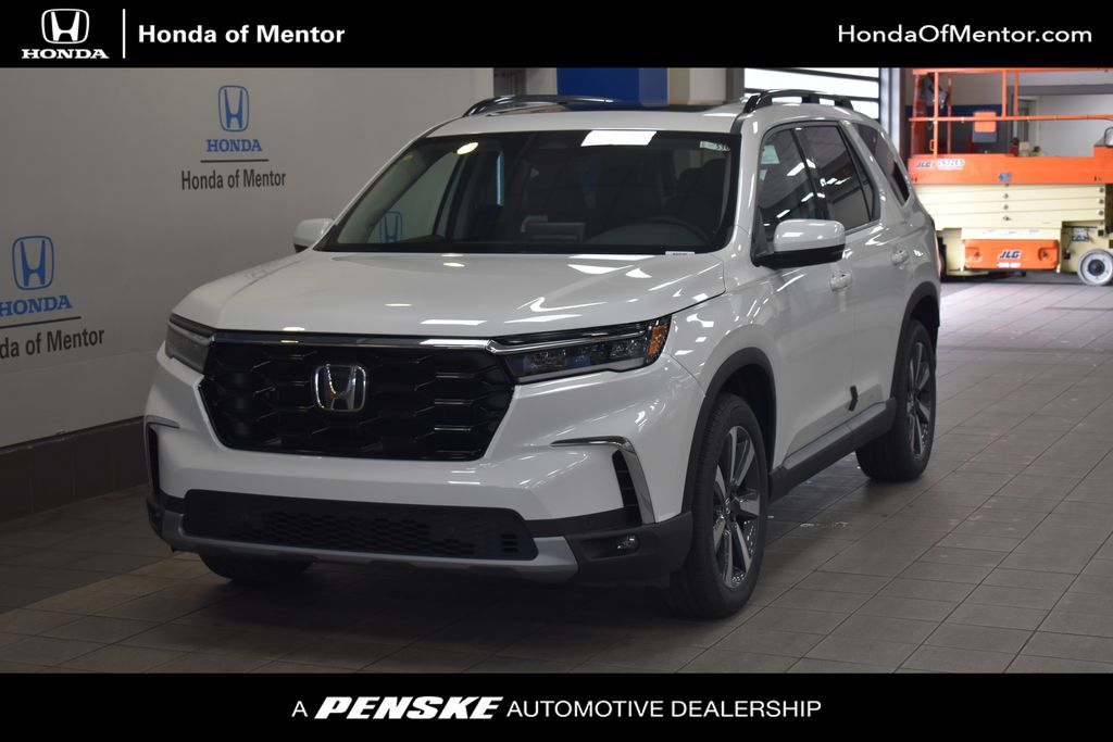 2025 Honda Pilot Touring -
                Mentor, OH